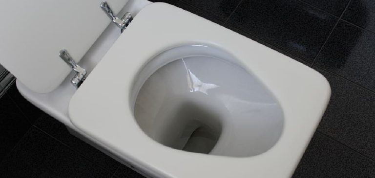 How to Keep Water From Evaporating in the Toilet