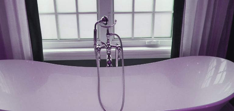 Wall Mount Clawfoot Tub Faucet with Tub